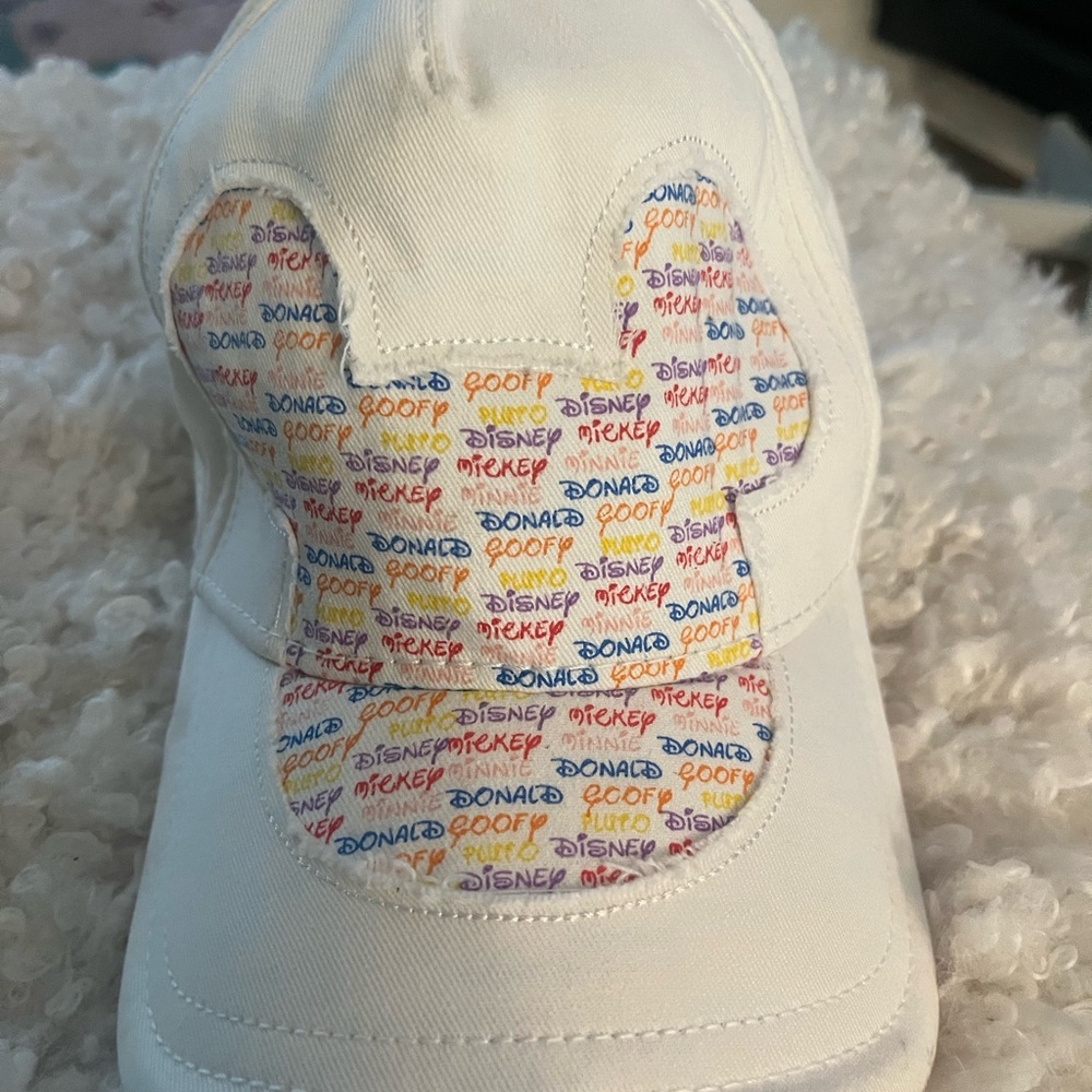 Disney Parks Mickey Mouse women’s baseball cap
